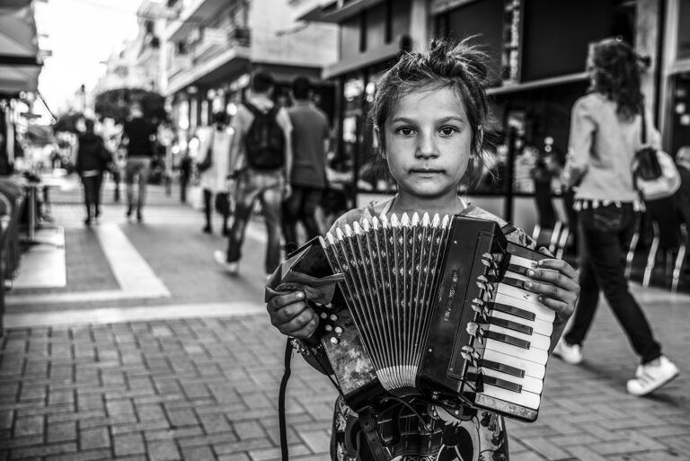 Vasilis Kazepidis - Vasilis_KAZEPIDIS_GREECE_La-petite-Larisa-No-03